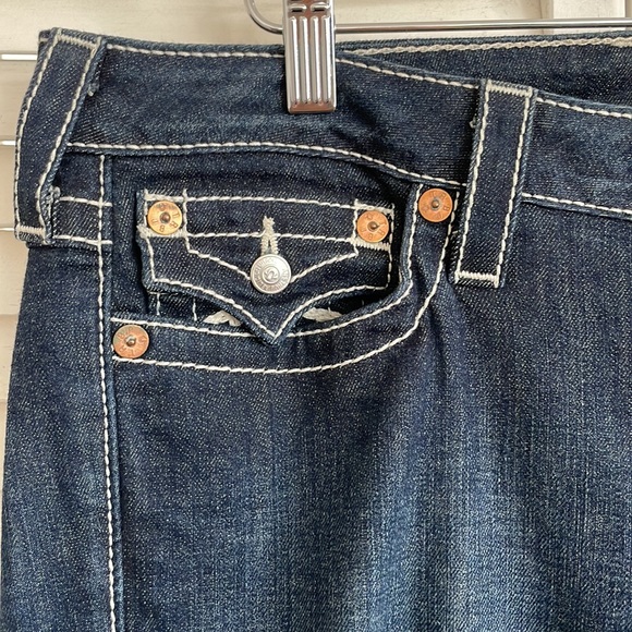 TRUE RELIGION Dark Blue w/White Stitching and Horseshoe Pockets, Size 30 - Picture 5 of 7